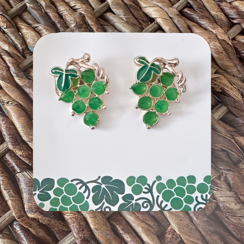 New Handmade Gold-Tone And Green Grape Stud Earrings (1' Long X 0.75